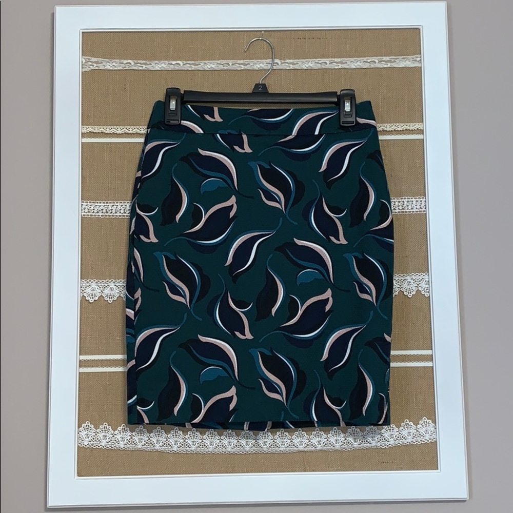 Ann Taylor petite patterned skirt